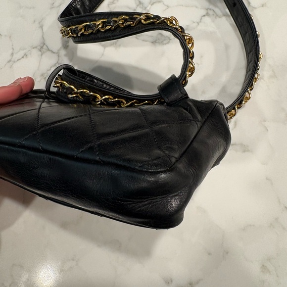 Vintage authentic Chanel belt bag - Picture 6 of 16